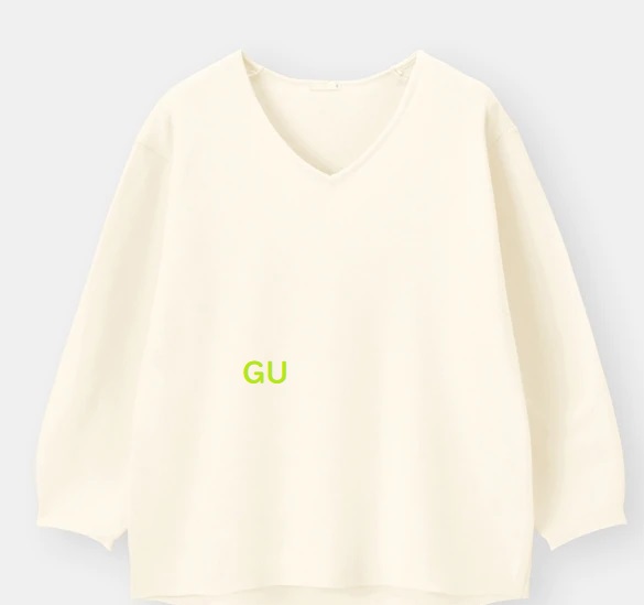 gu 白セーター
